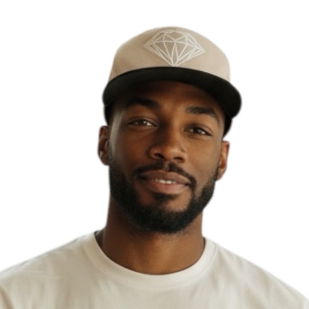 DIAMOND SUPPLY Men’s Cream and Black Snapback Skate Hat with Embroidered Logo